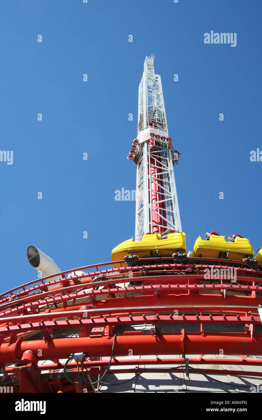 Thrill ride Big Shot on top of the Las Vegas Stratosphere tower (1149  ft/350m), the tallest freestanding observation tower of the US Stock Photo  - Alamy