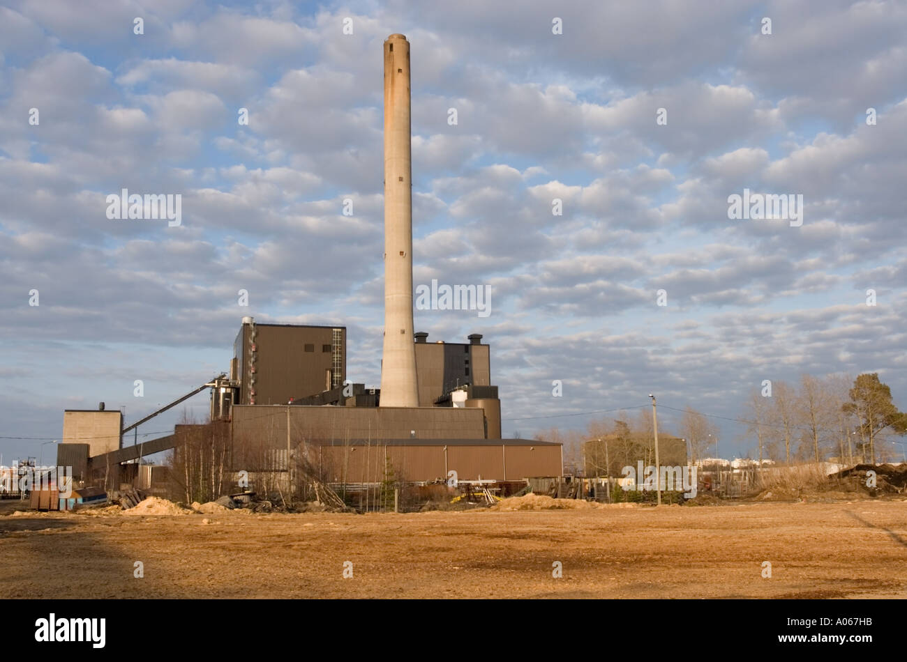 Toppilan voimala , power plant which is producing warm water for district heating and electricity . Using peat , sawdust and oil as fuel , Finland Stock Photo