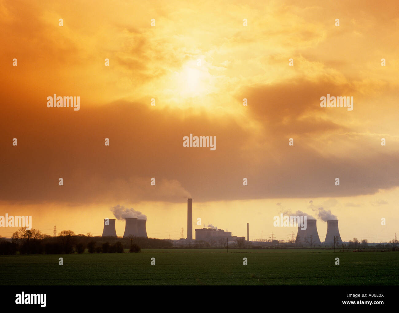UK Oxfordshire Didcot Power Station Cooling Towers Stock Photo