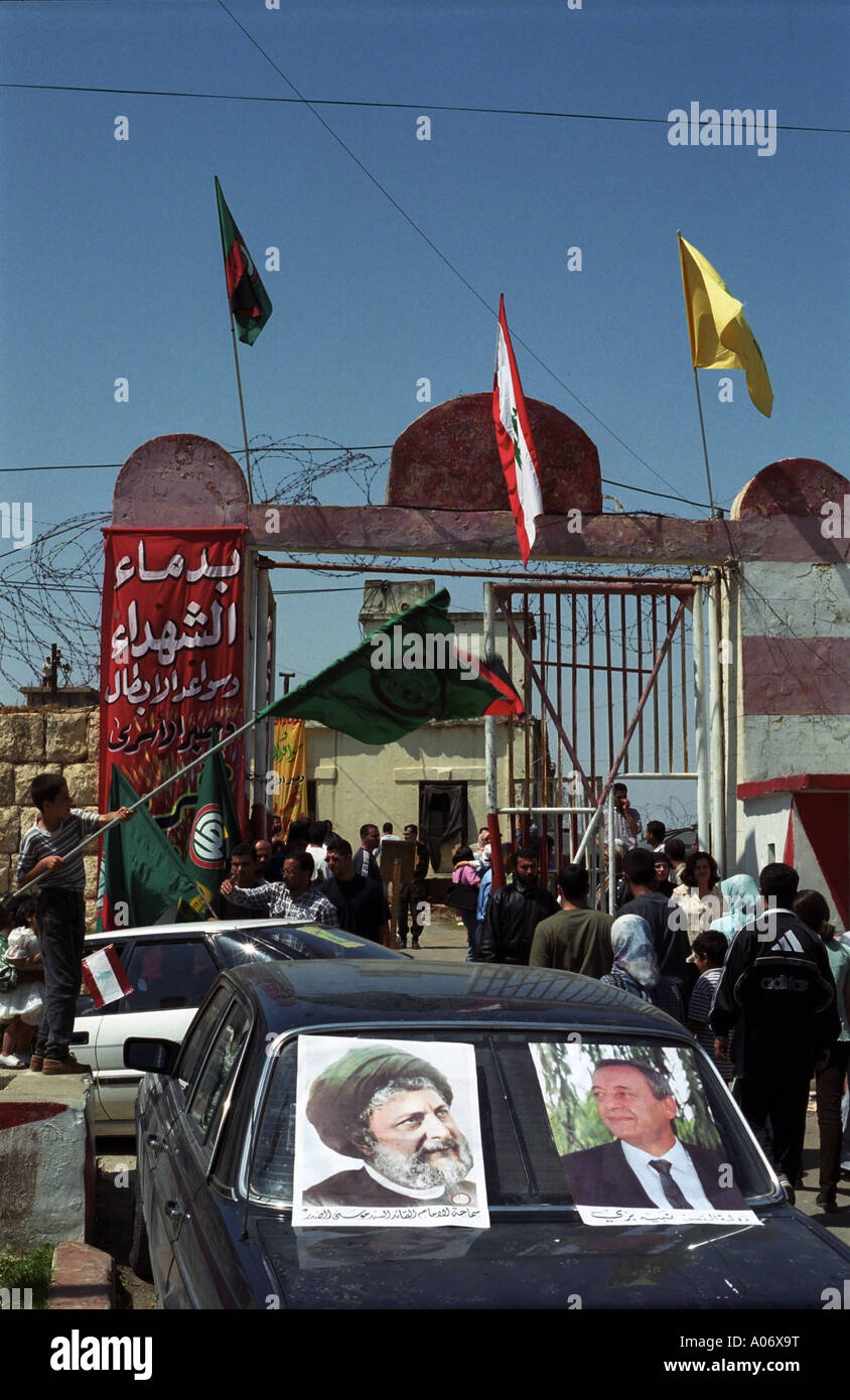 Shii citizens outside khyam prison after the israeli withdraw from southern lebanon Stock Photo