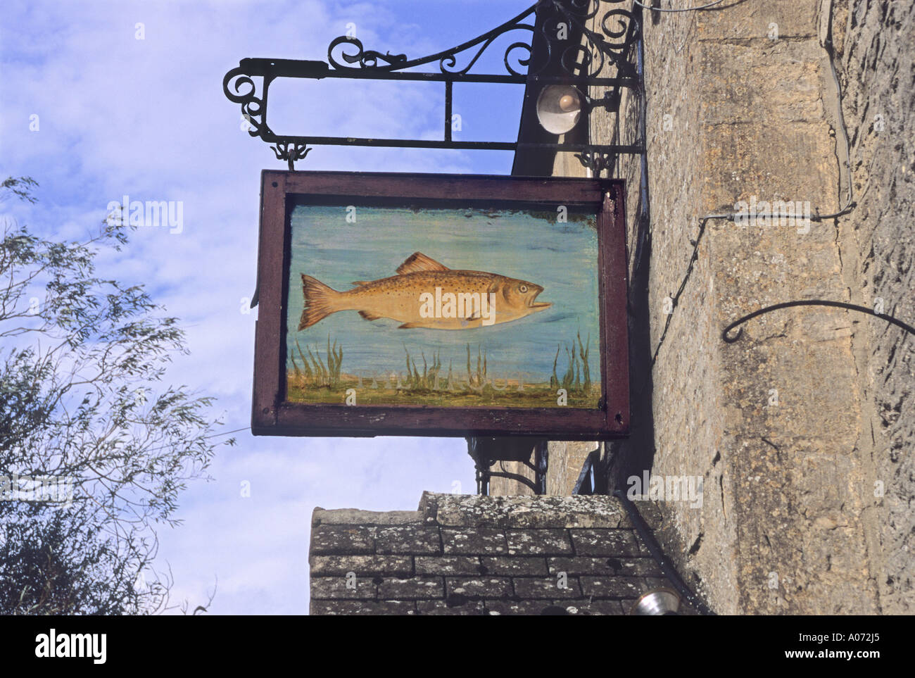 "The Trout "public house" sign, Lechlade Stock Photo Alamy