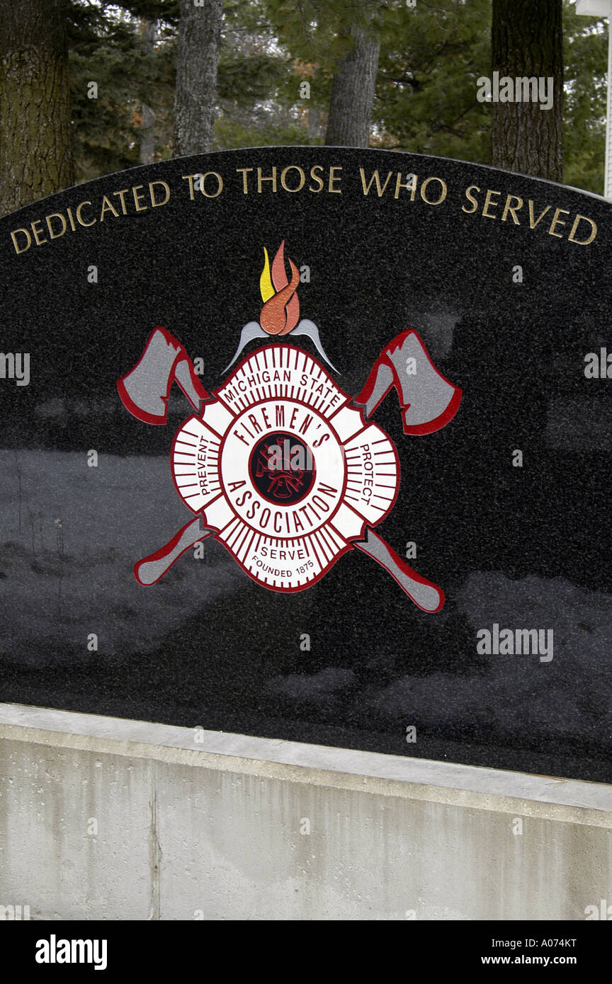 P11 078 Fireman's Memorial Granite Crest 2 MI Stock Photo