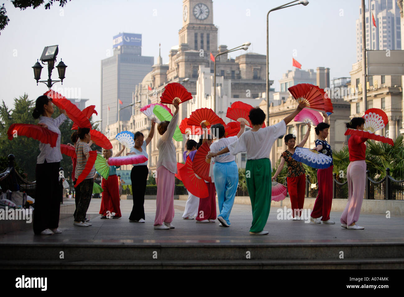 Chinese fan dancing hi-res stock photography and images - Alamy