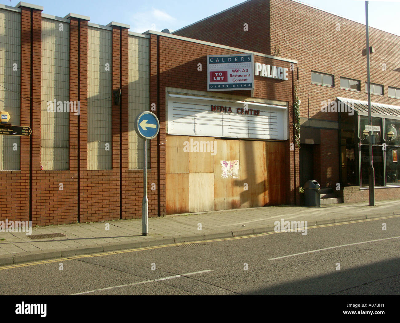 Old Cinema Building Tamworth 1 Stock Photo 5659472 Alamy