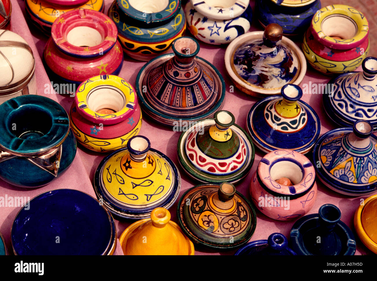 pottery, pottery, vendor, selling, ceramic pots, ceramics, souk, medina