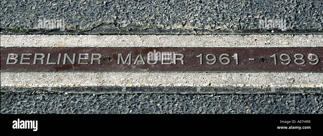 LINE OF THE BERLIN WALL IDENTIFIED ON THE GROUND Stock Photo Alamy