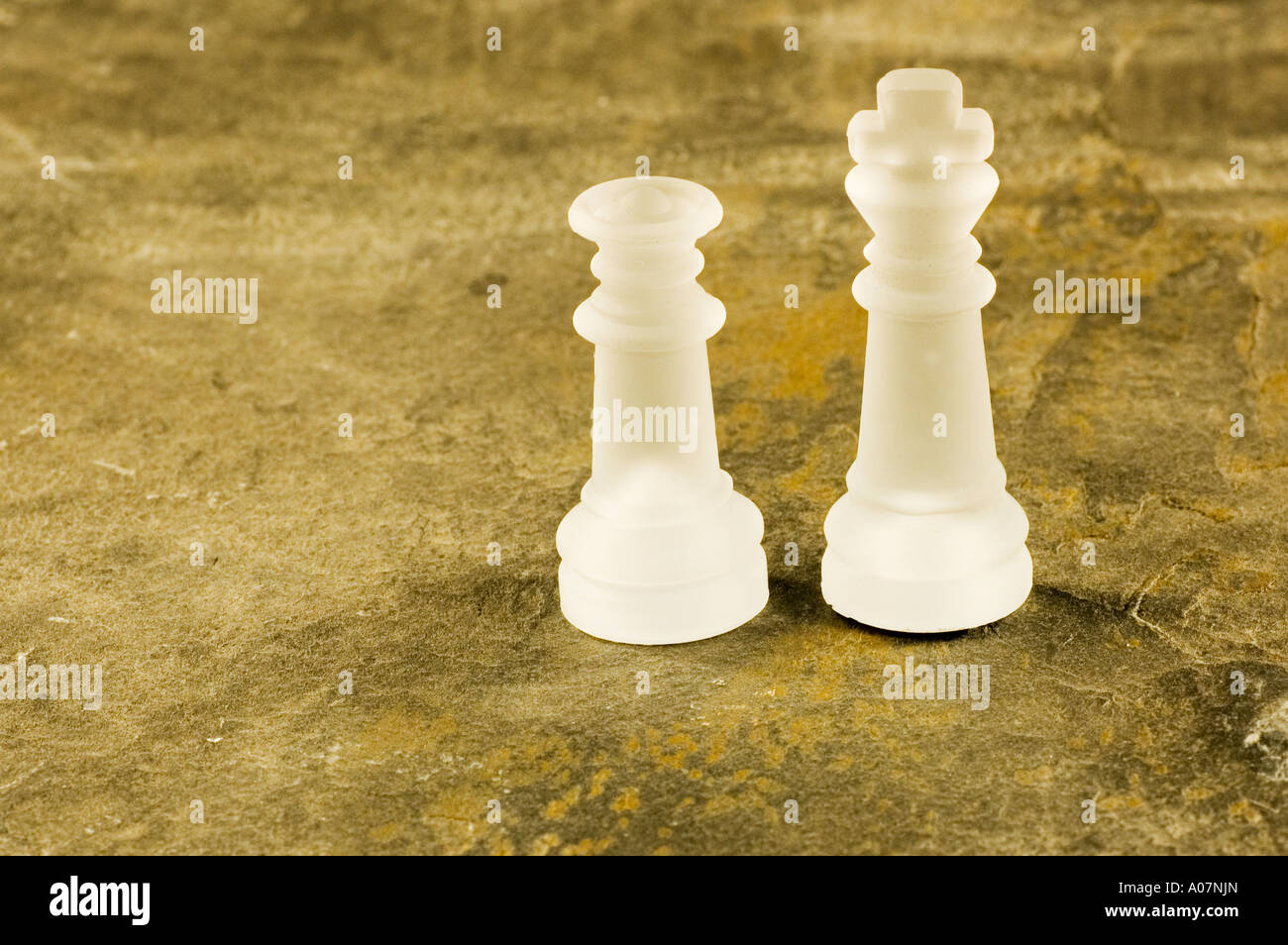 Chess king and queen hi-res stock photography and images - Alamy