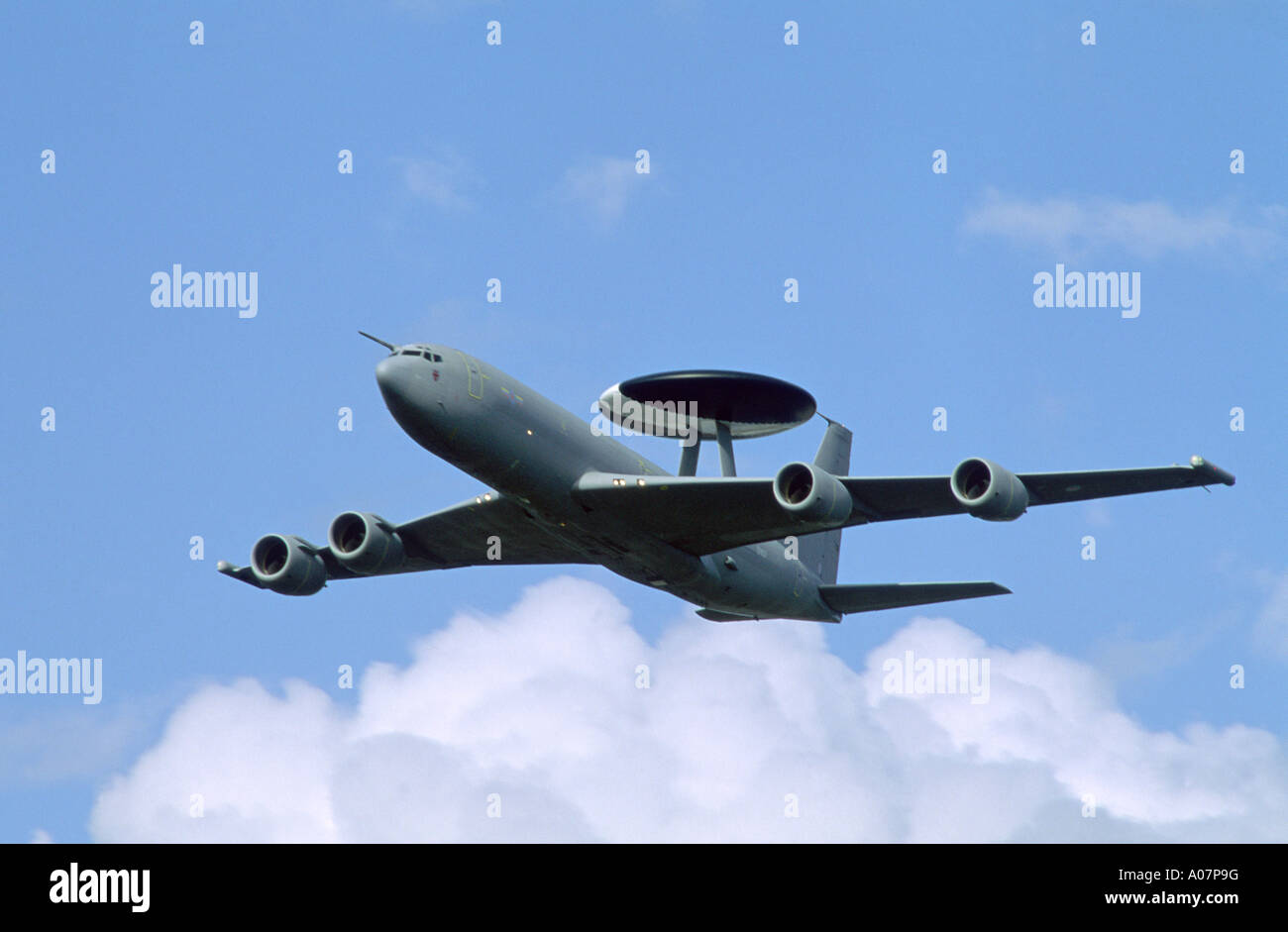 Boeing E 3d Sentry Aew1 Flypast At Raf Fairford Stock Photo Alamy Boeing E 3d Sentry Aew1 Flypast At Raf Fairford Stock Photo Alamy