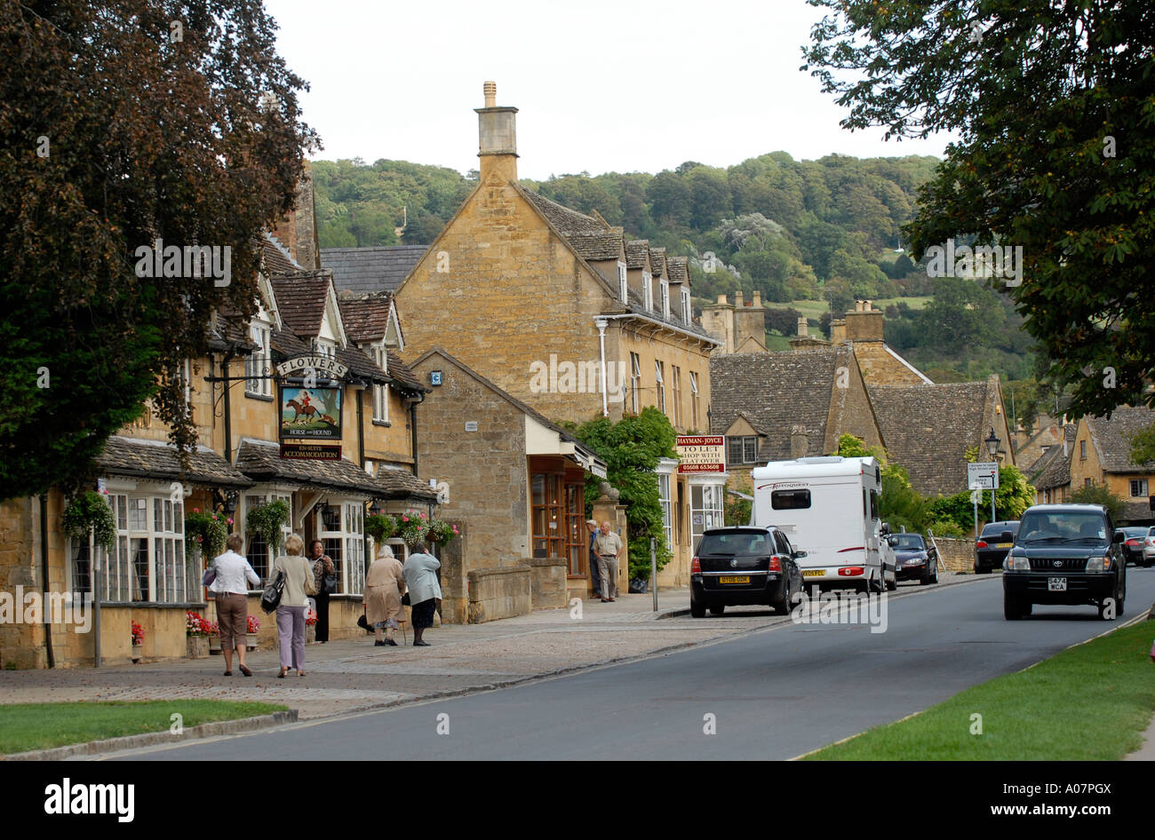Broadway high street in cotswolds hi-res stock photography and images ...