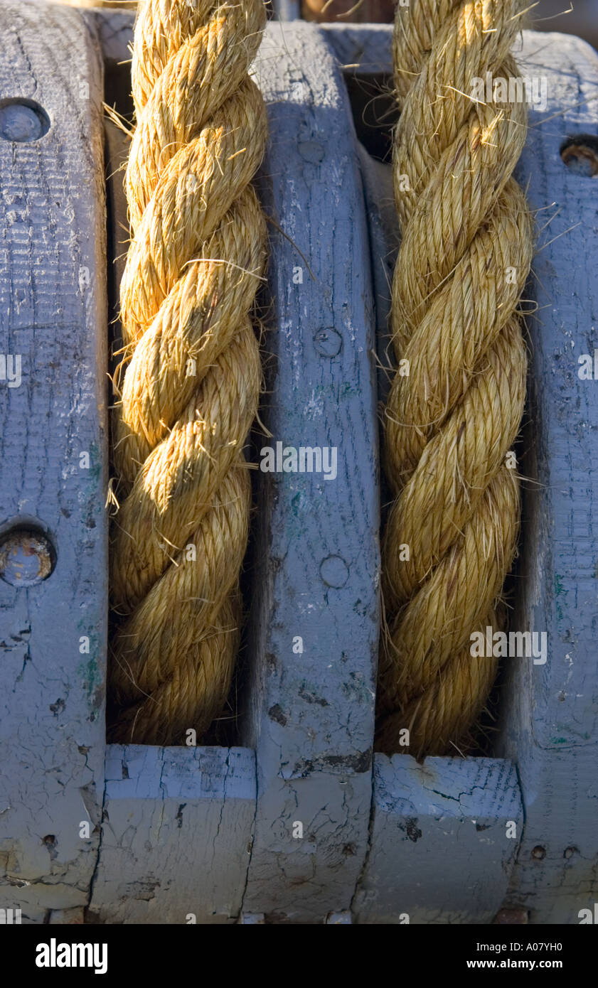 Rope, block and tackle close up Stock Photo Alamy