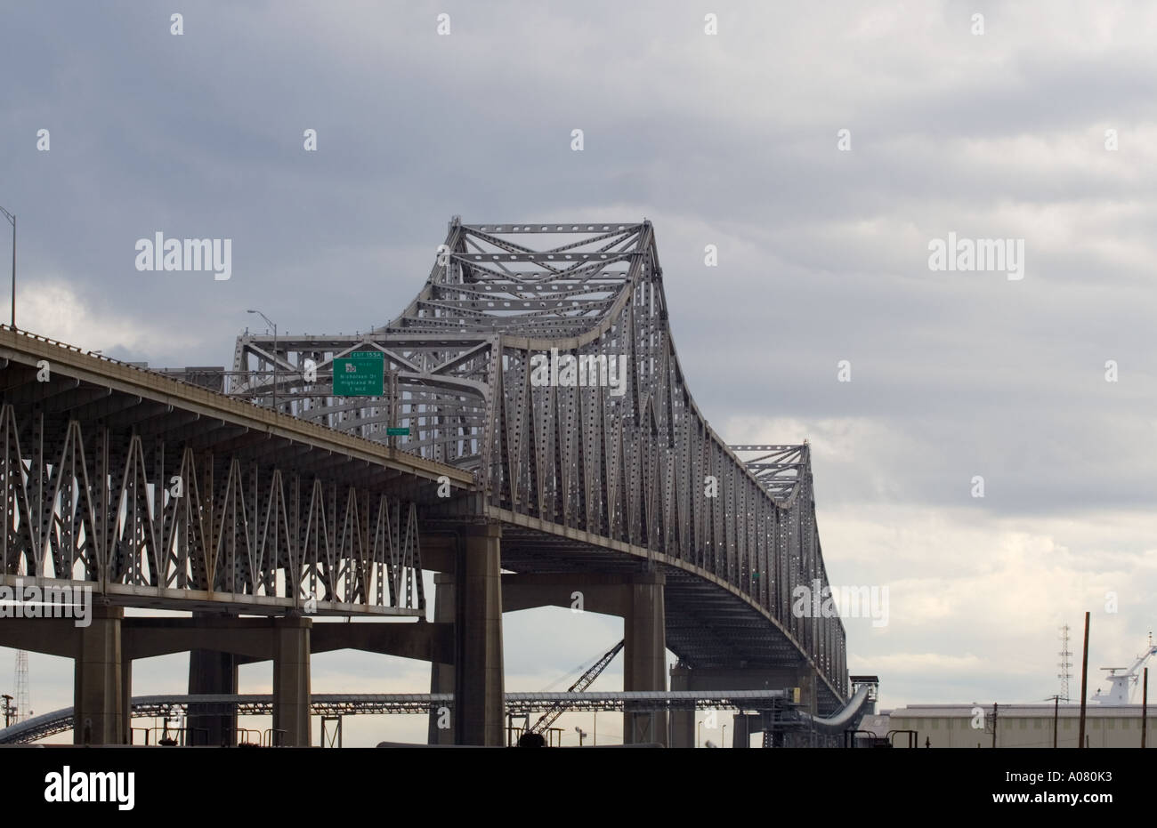 Mississippi river crossing hi-res stock photography and images - Alamy
