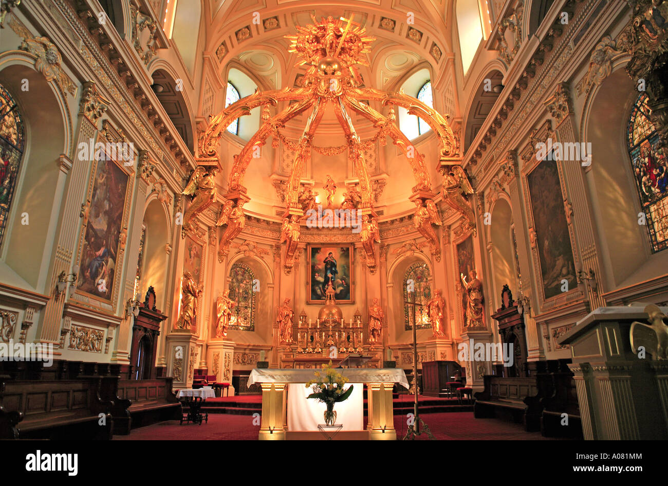 Quebec City, Basilica Notre Dame De Quebec Stock Photo - Alamy