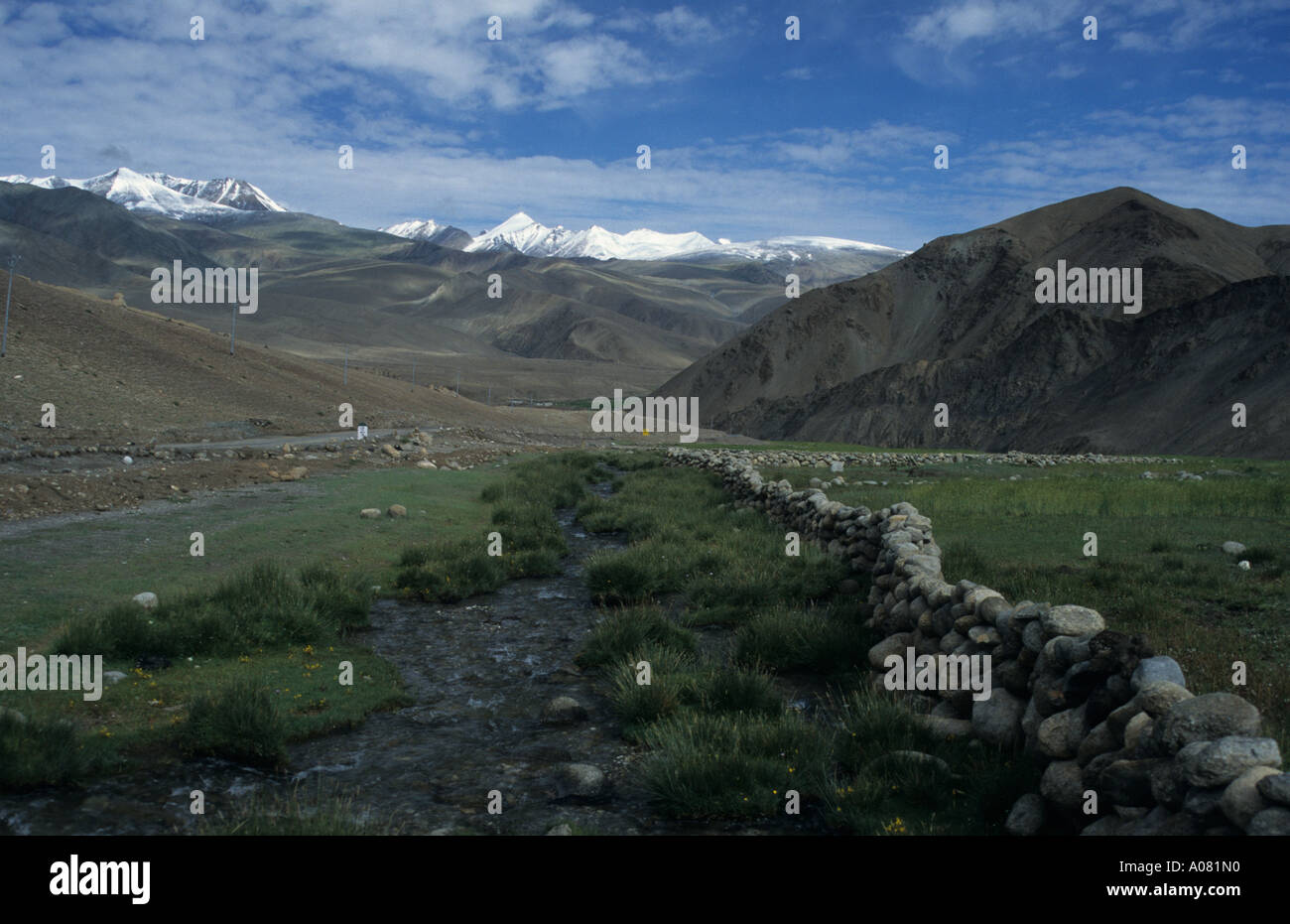 Himalayas in Ladakh on the Tibetan plateau Northern India Stock Photo