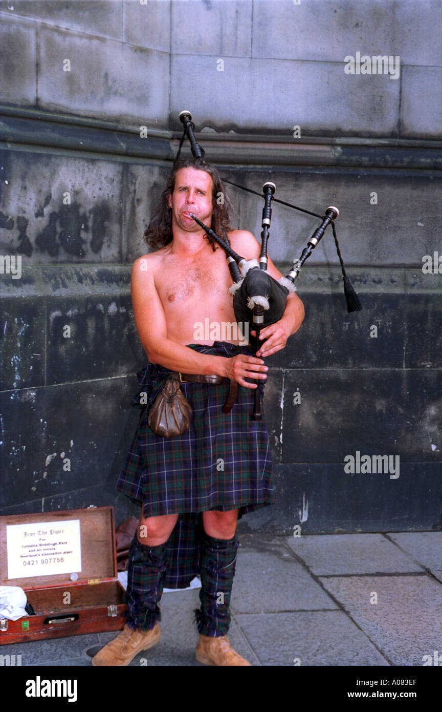 Piper Edinburgh Festival Scotland Stock Photo Alamy