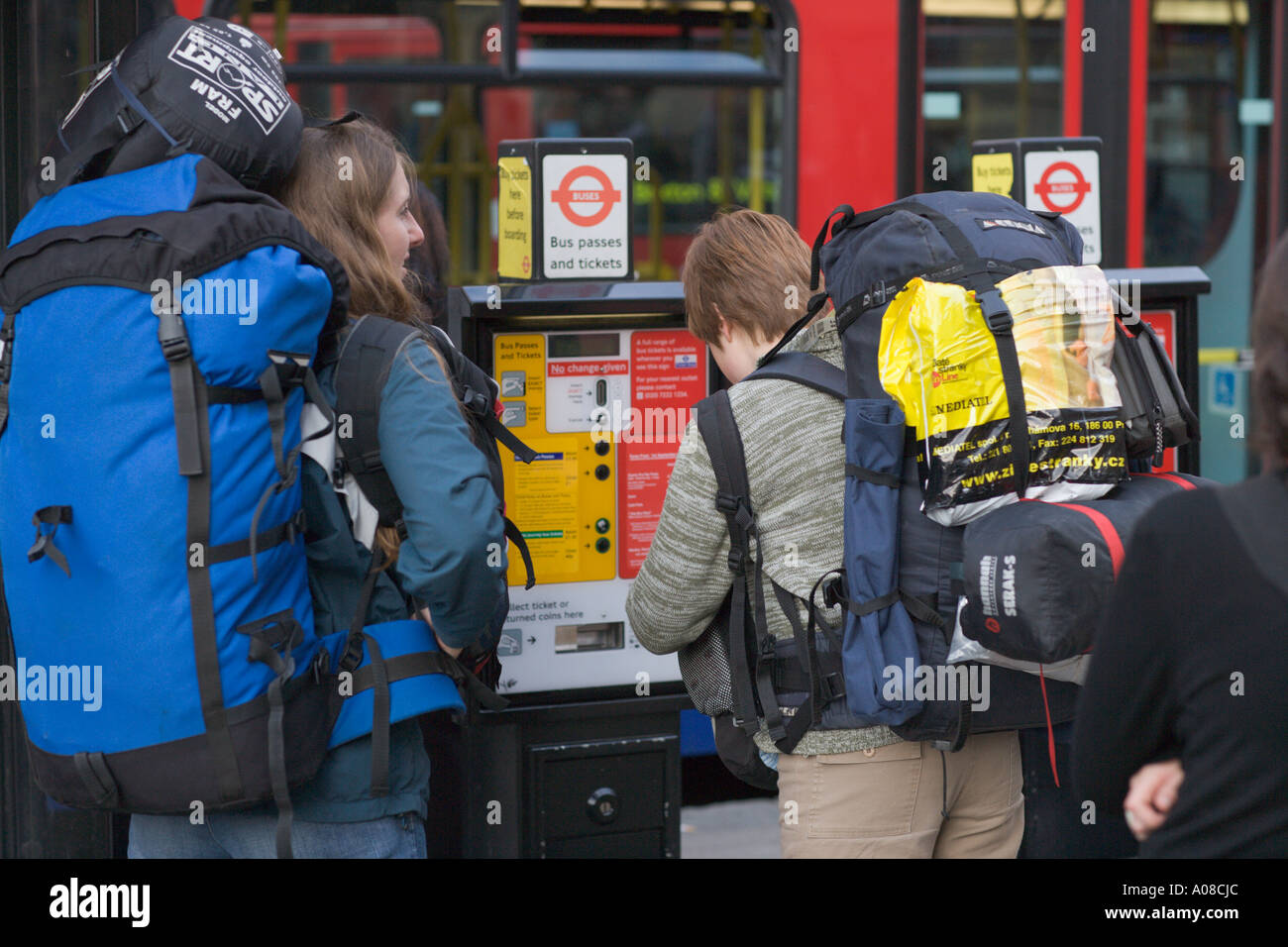 Victoria bus station london hi-res stock photography and images - Alamy Victoria bus station london hi-res stock photography and images - Alamy