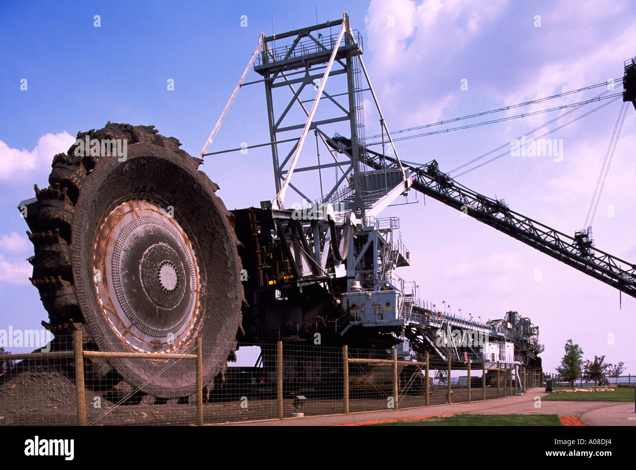 Bucketwheel Reclaimer at Syncrude 'Giants of Mining Exhibit' in Athabasca Tar Sands, near Fort McMurray, Alberta, Canada Stock Photo