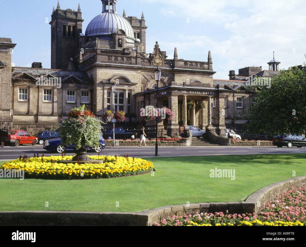 dh Royal Baths HARROGATE NORTH YORKSHIRE Royal Bath house and flower display town Stock Photo