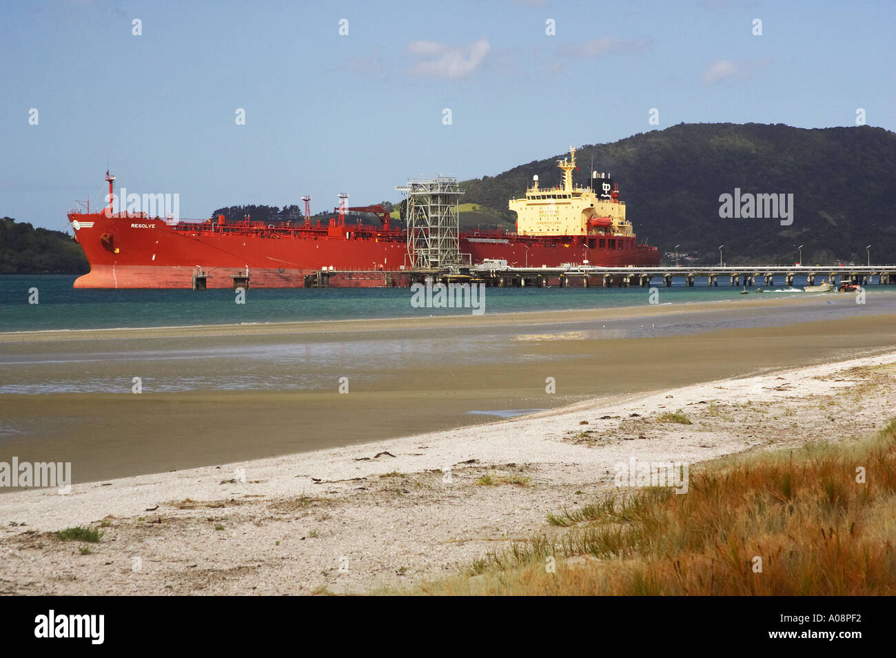 Mooring oil tanker hi-res stock photography and images - Alamy