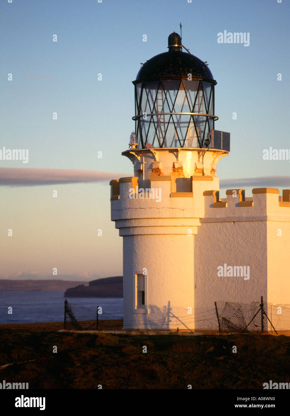 dh Brough of Birsay BIRSAY ORKNEY Unmanned lighthouse Stock Photo