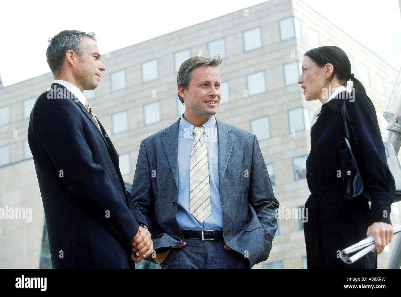Young professionals business meeting hi-res stock photography and ...