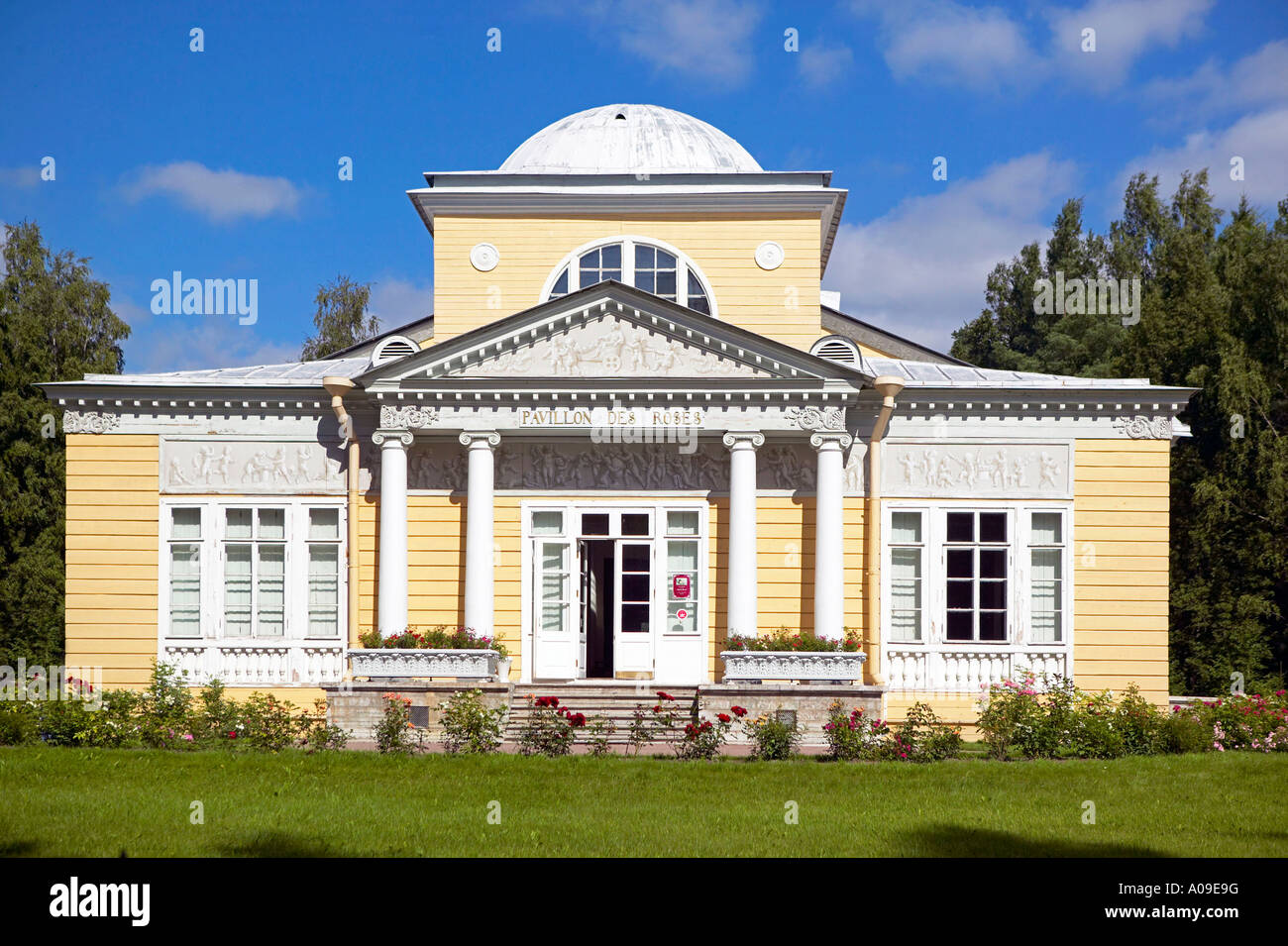 Sankt Petersburg, Pawlowsk Rosenpavillon Rosepavillon Stock Photo - Alamy