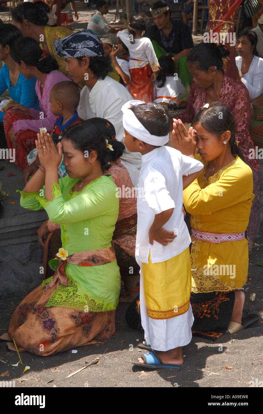 Balinese women praying at open air hindu religious festival, Bali Indonesia  Stock Photo - Alamy