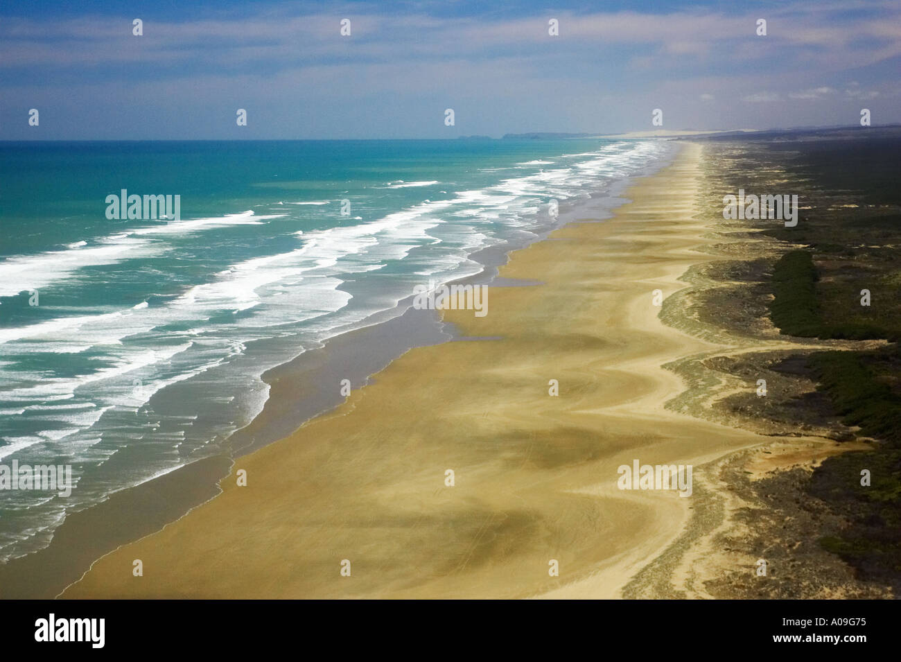 Ninety mile beach new zealand surf hi-res stock photography and