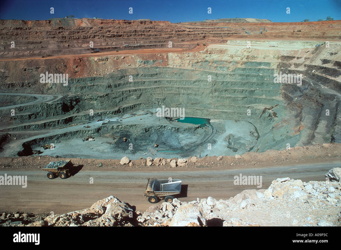 Diamond mining pit jwaneng hires stock photography and images Alamy
