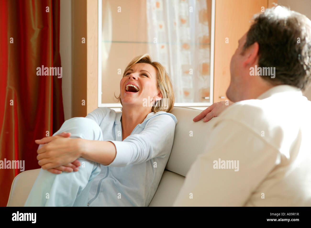 Paar entspannt sich zu Hause, couple relaxing at home Stock Photo