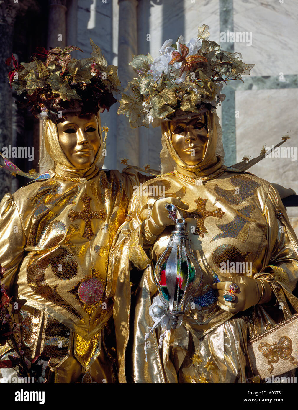 Two gold carnival masks hi-res stock photography and images - Alamy