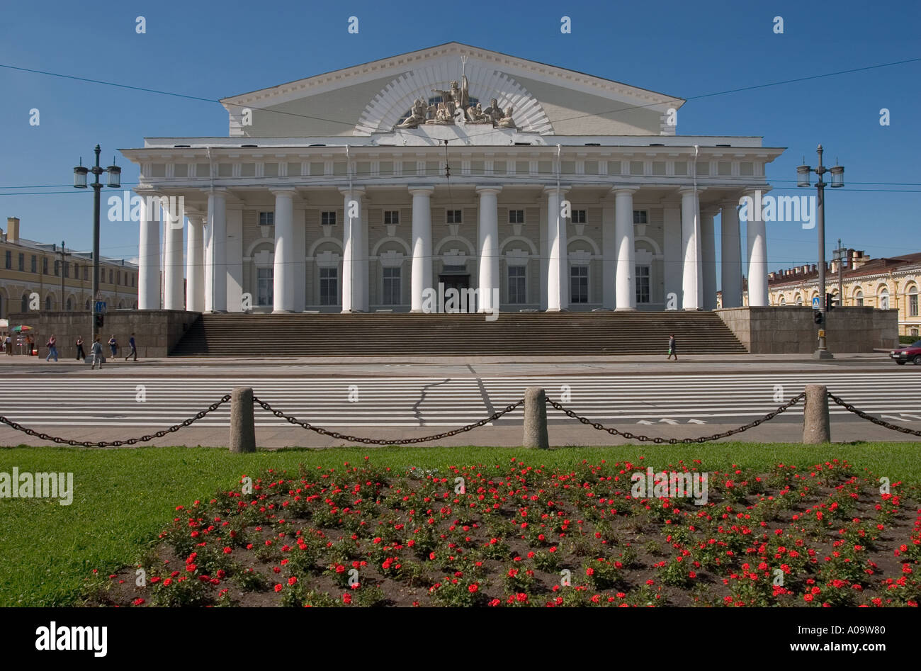 Тома де томон здание биржи в санкт-петербурге. Биржа на стрелке васильевского острова санкт-петербург. Здание биржи в санкт-петербурге архитектор. А. Здание биржи на стрелке васильевского.