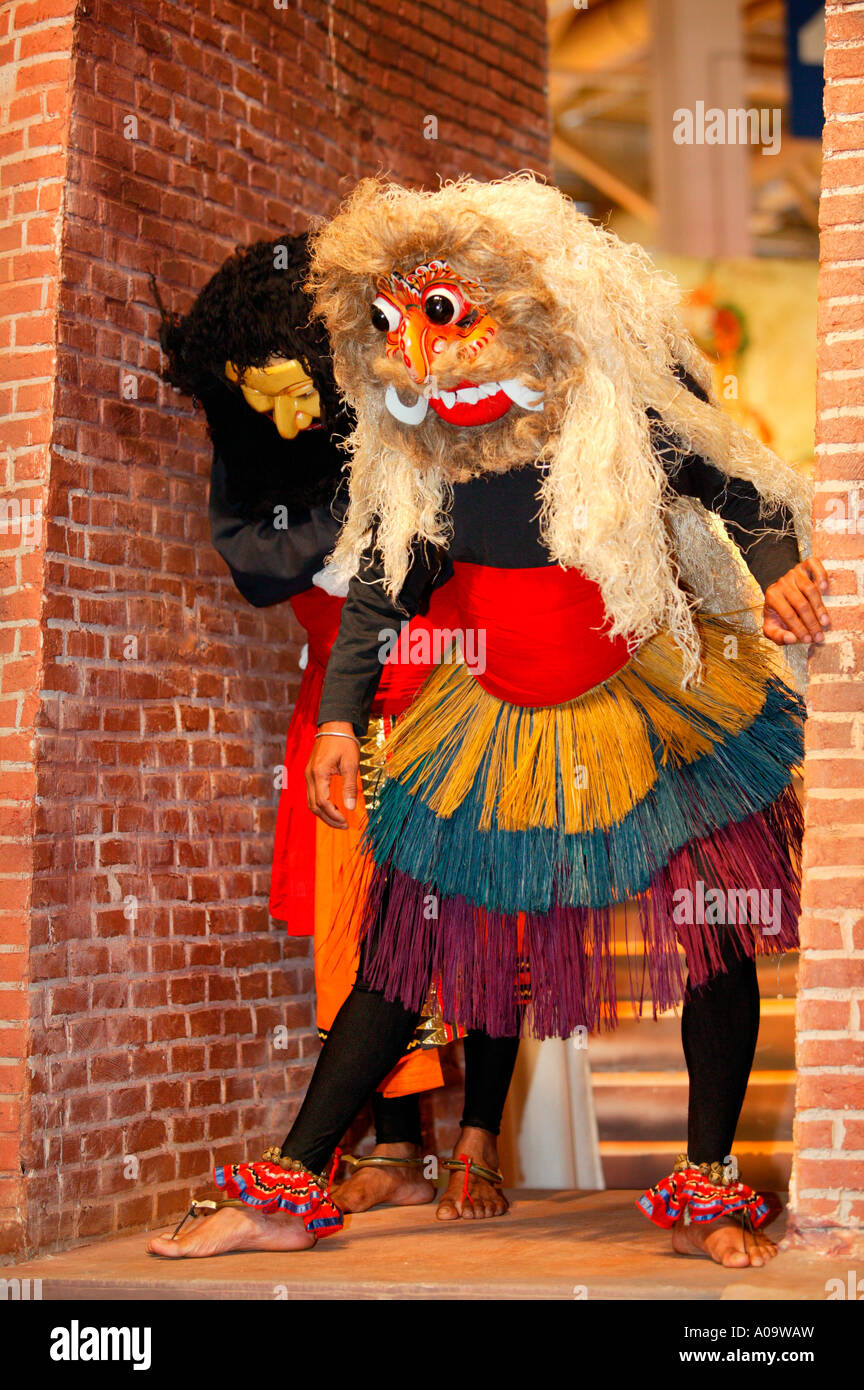 Sri Lanka, maskierter Taenzer in traditionellem Kostuem, Sri Lanka dancer with mask in traditional costume Stock Photo