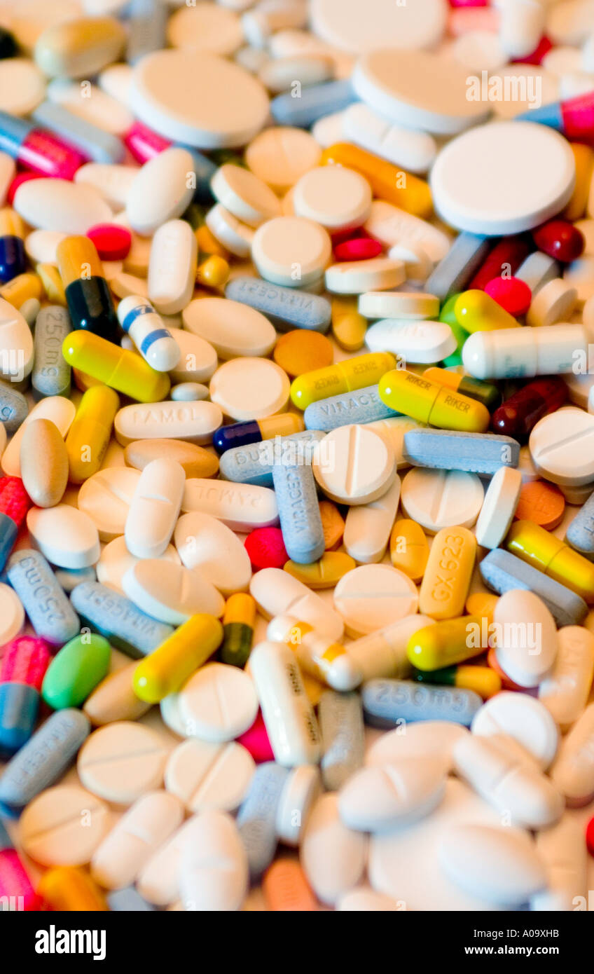 Different pills hi-res stock photography and images - Alamy