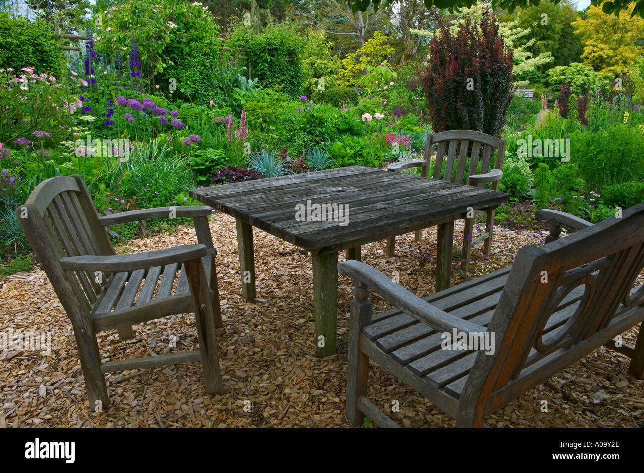Table And Chairs In Northwest Garden Nusery Eugene Oregon Stock