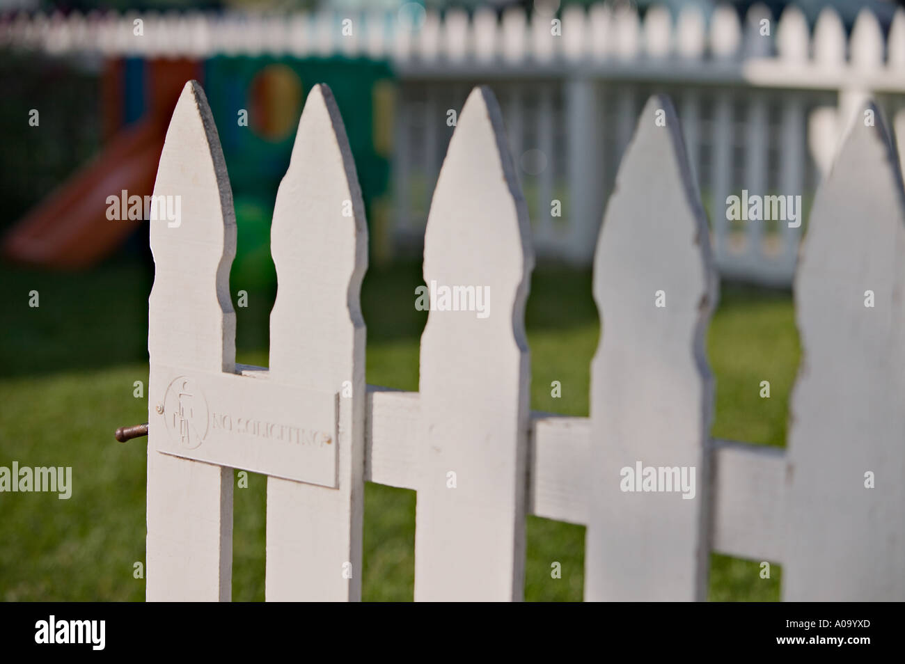White fence gate hi-res stock photography and images - Alamy