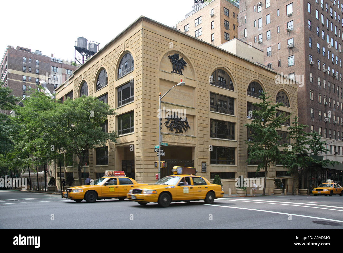 Strassenscene Scene Park Avenue Synagoge Stock Photo - Alamy