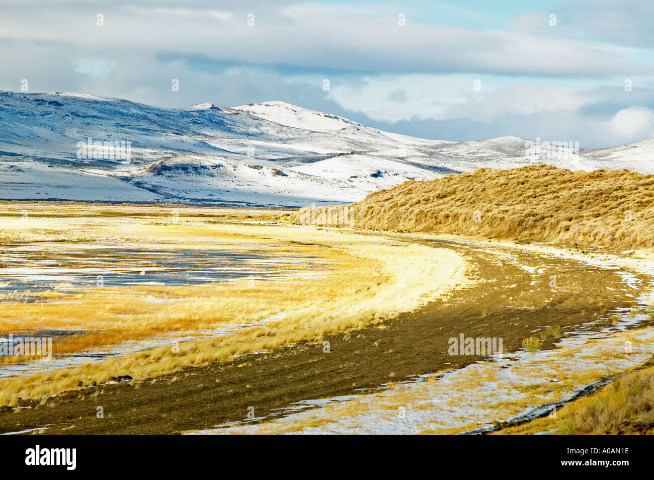 mostly-dry-lake-basin-in-warner-valley-oregon-stock-photo-alamy