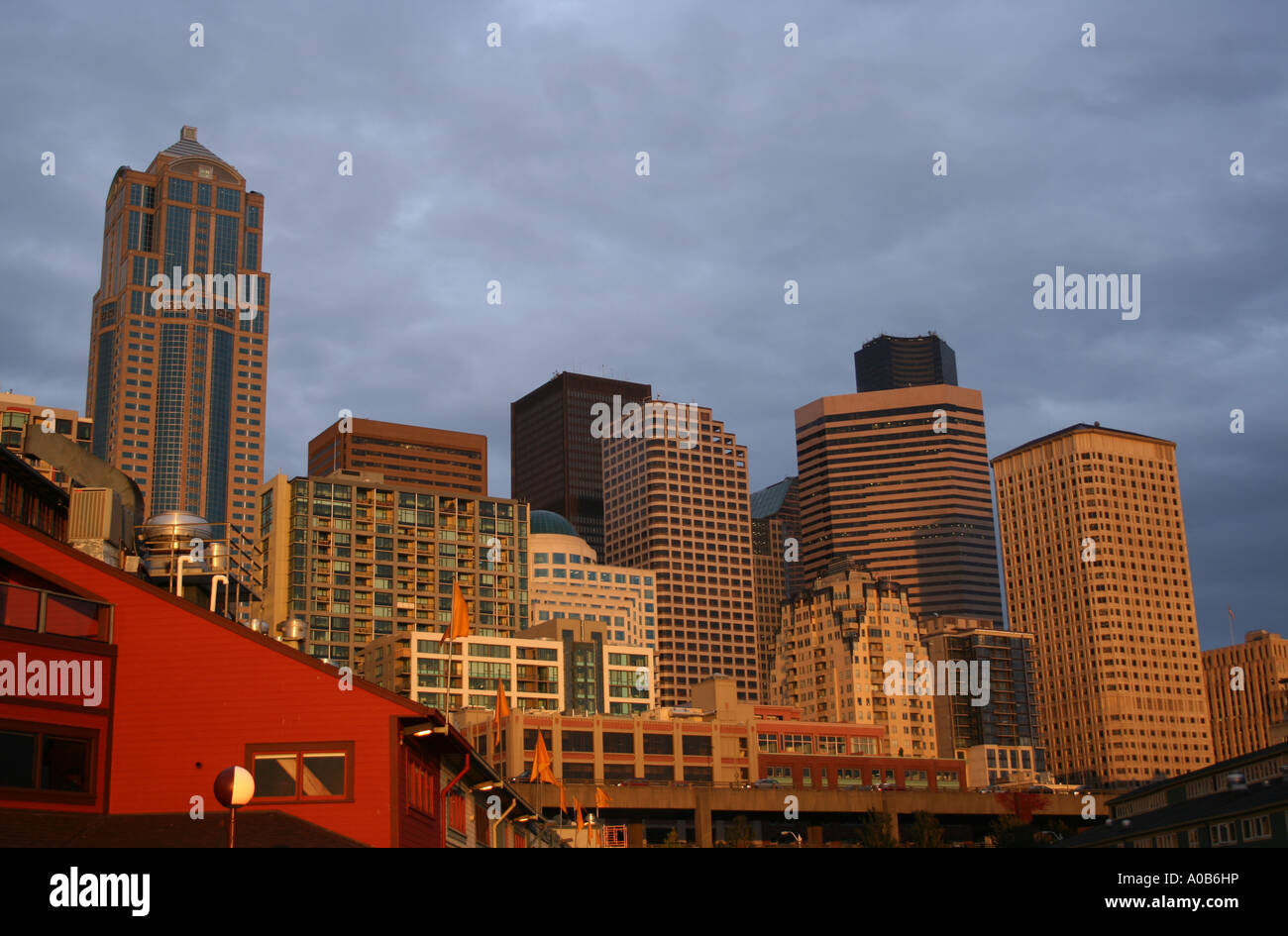Seattle skyline dusk October 2006 Stock Photo Alamy