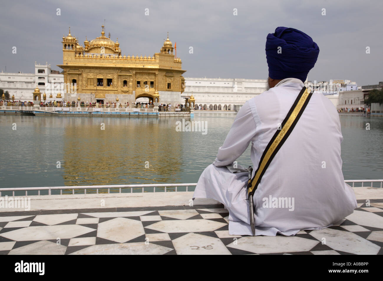 Seated Sikh man Golden Temple Amritsar Punjab India Stock Photo - Alamy