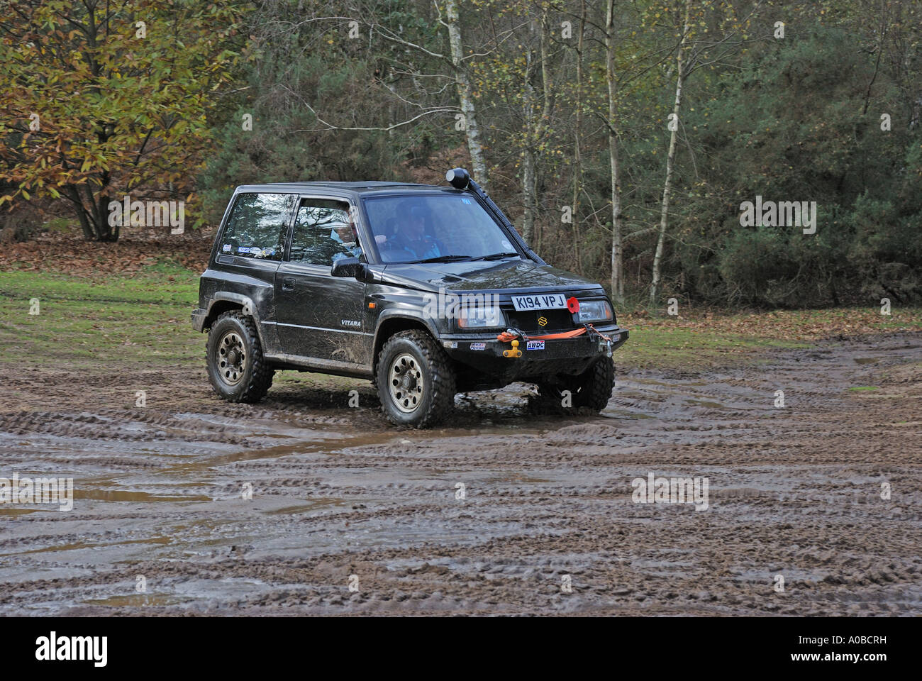 D0001077 Suzuki Vitara 4WD at a Broxhead Common Bordon Drive Round UK Front towing ball for manoeuvring trailers Stock Photo
