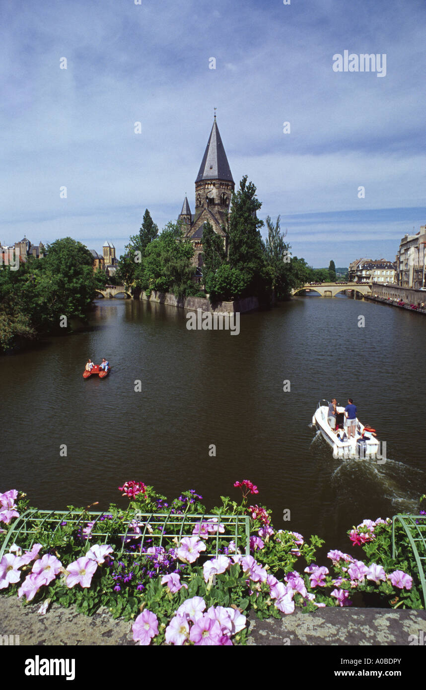 Leisure activities on river Mosel by the island of Petit Saulcy, Metz Lorraine France. Stock Photo