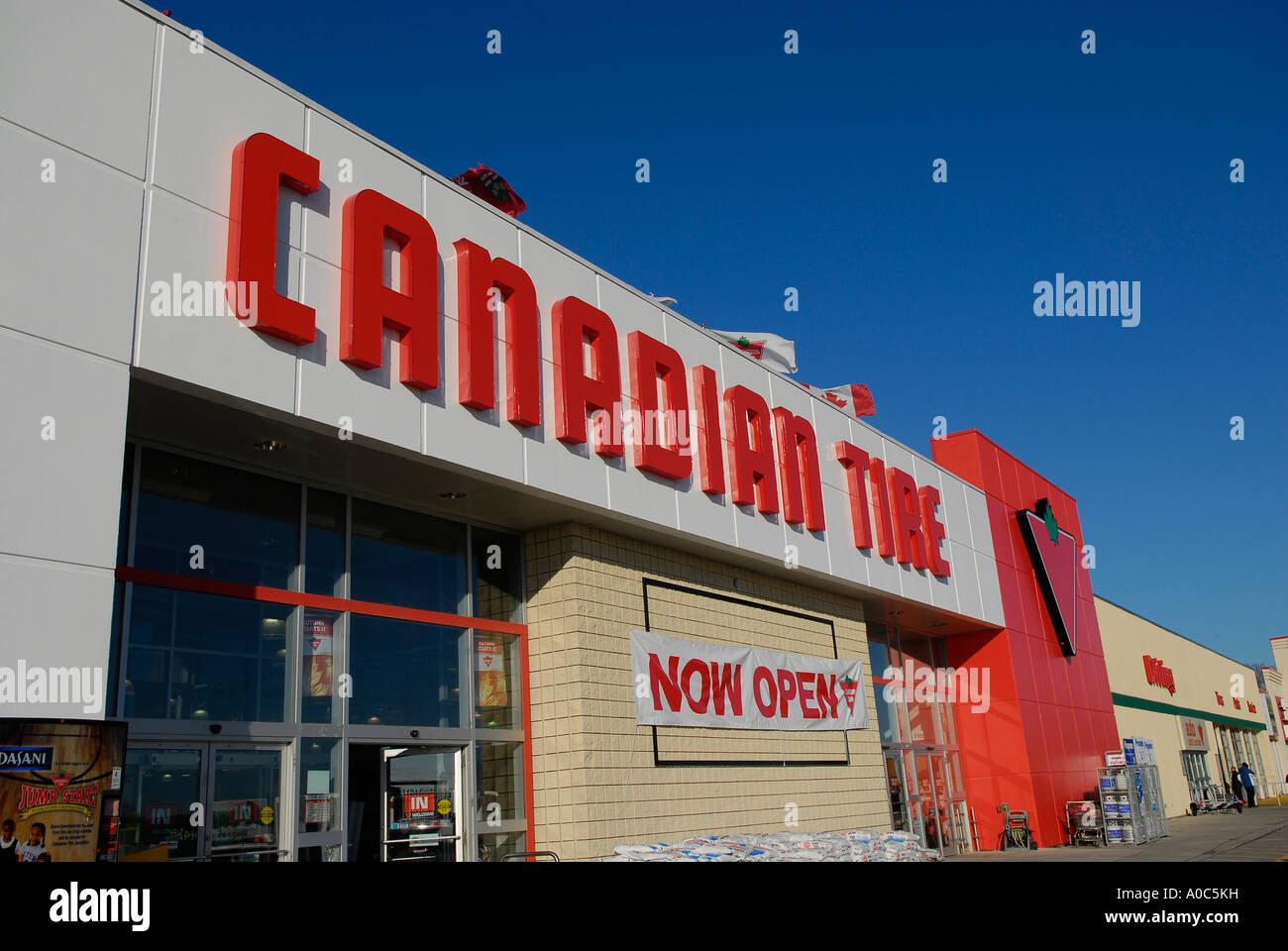 Canadian tire storefront hi res stock photography and images Alamy