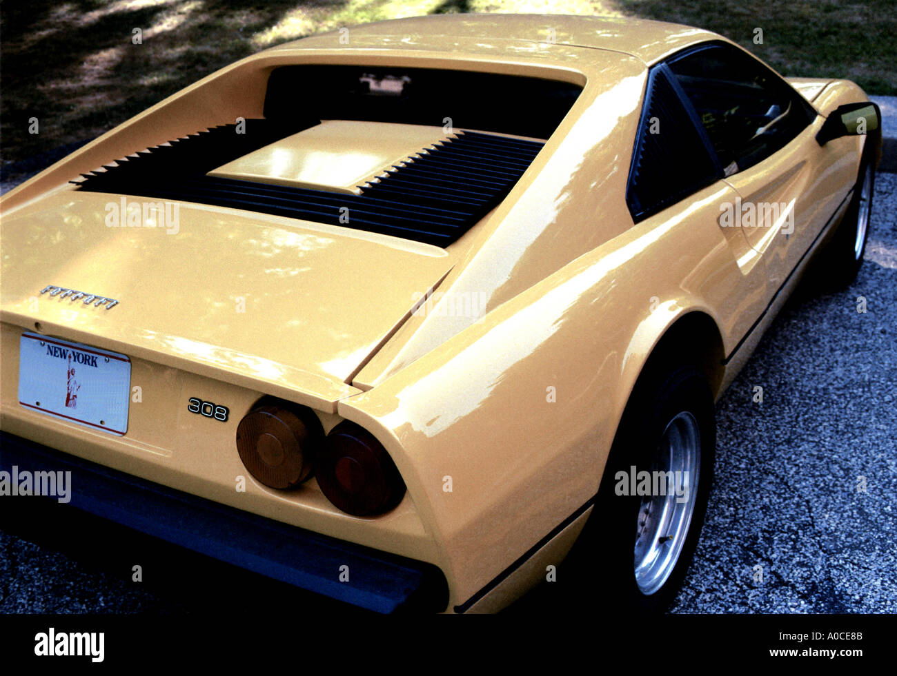 Yellow Ferrari 308 GTS 8 Cylinder ·sports car, Italy, Ferrari 308, classic, mint, GTS 8 Cylinder