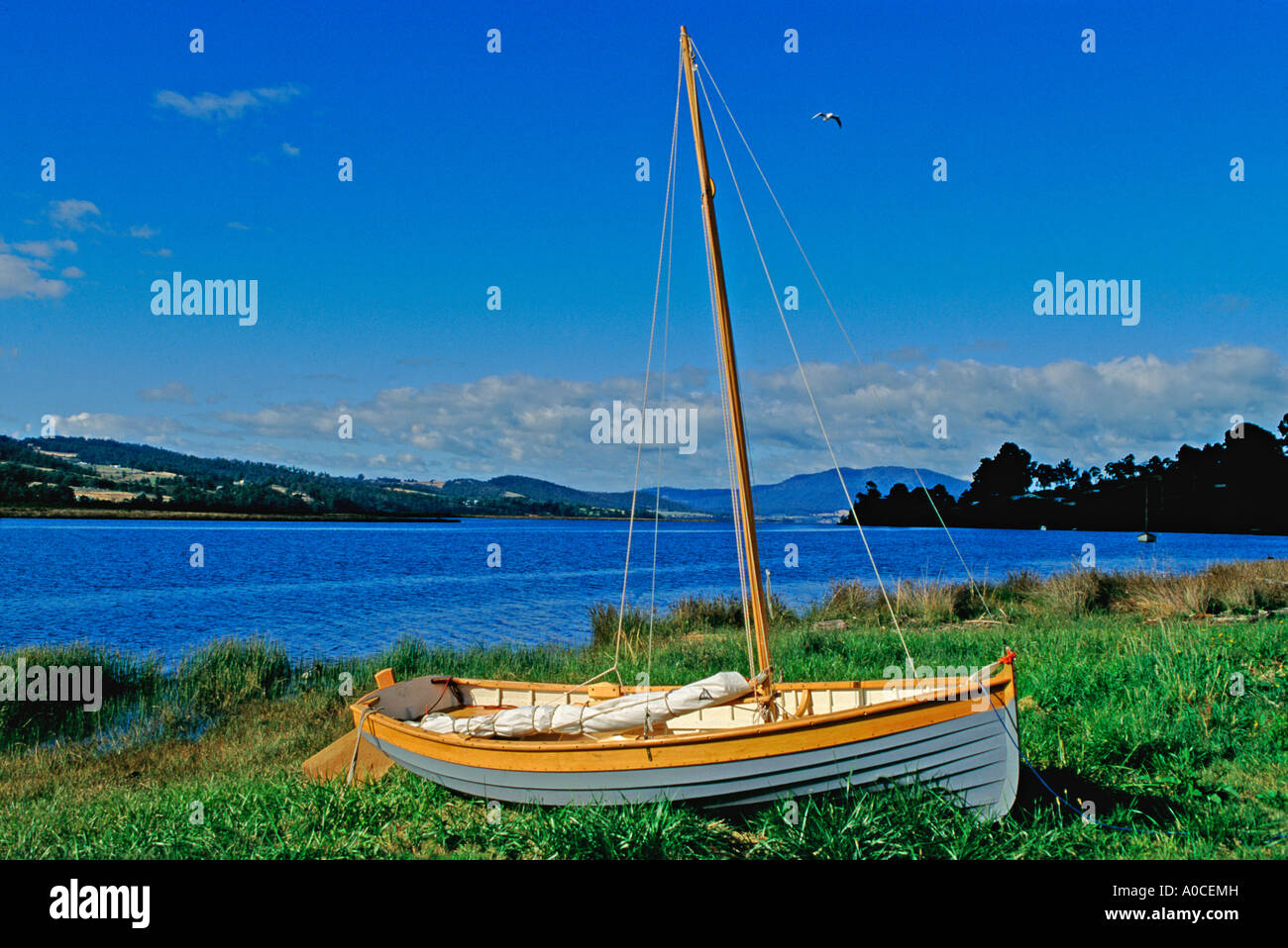 Traditional sailing dinghy dinghies hires stock photography and images