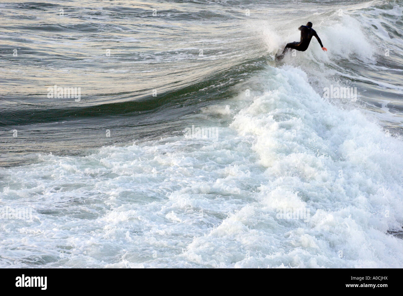 Dumpy Wave Surfing Surfing wave sea hi-res stock photography and images - Alamy