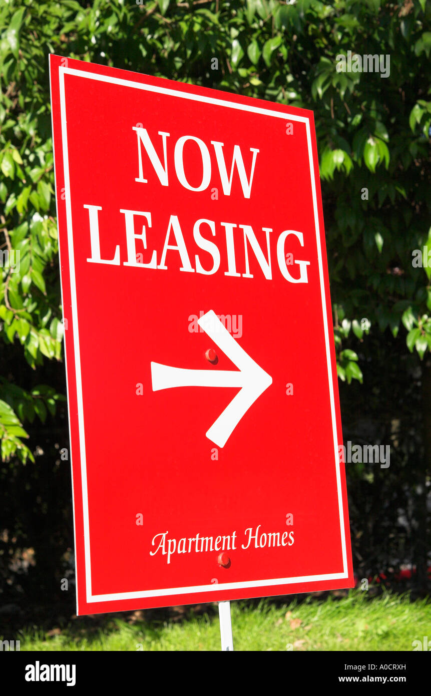 Now leasing apartment homes sign Stock Photo - Alamy