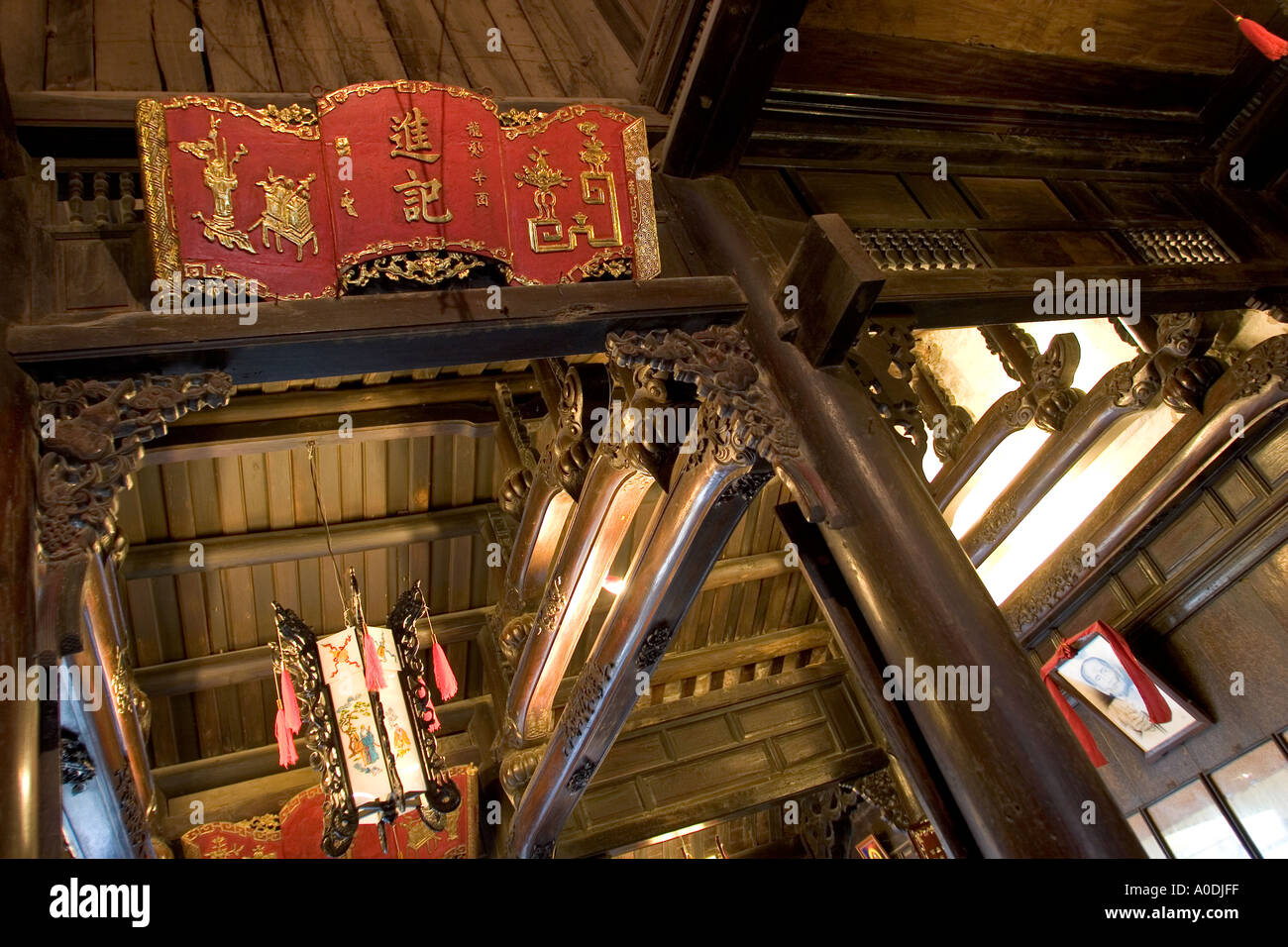 Vietnam Hoi An Old Town Tan Ky House 200 years old architecture in main room jackwood frame wooden ceiling detail Stock Photo