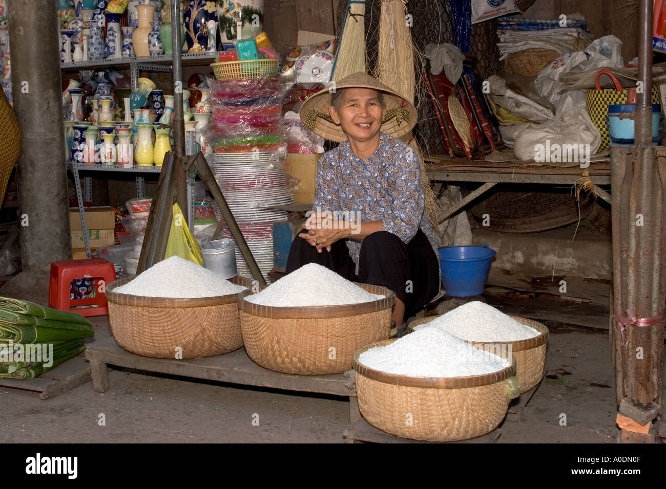 People Selling Rice Woman selling rice central market hi-res stock photography and images ...
