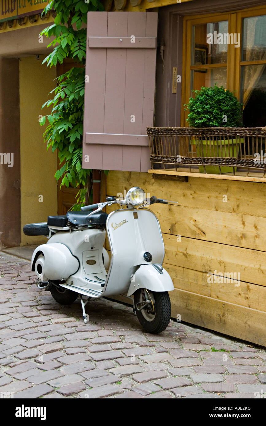 Back of scooter hi-res stock photography and images - Alamy