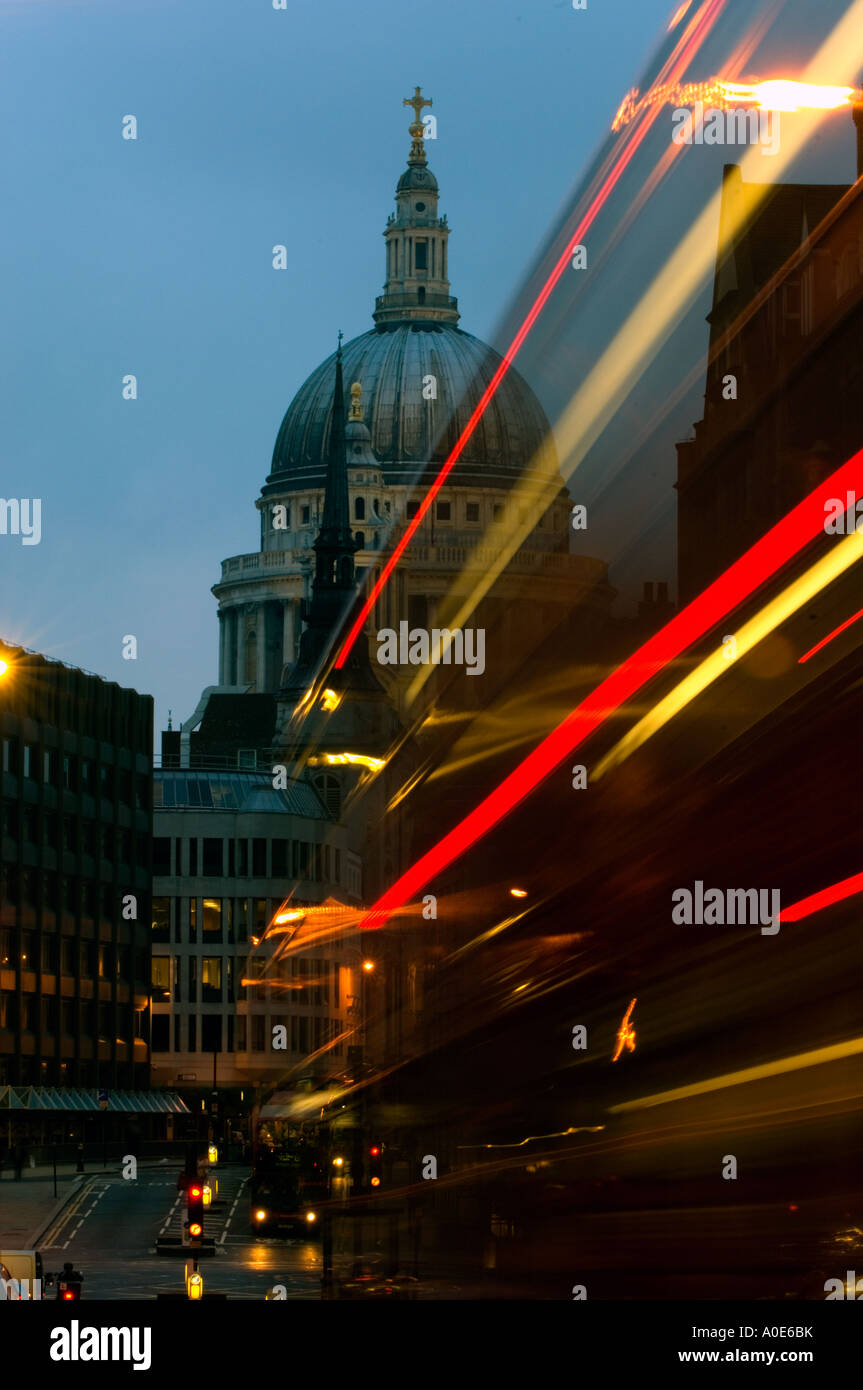 night photography, uk, great britain, UK, England, St. Paul's Cathedral at night and a passing red buss, double decker Stock Photo